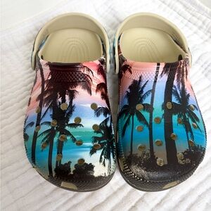 Crocs Classic Retro Resort Clog, Tropical Sunset Print Comfort Shoes W5 M3